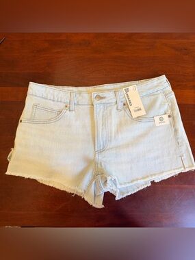 NWT No Boundaries Denim Cutoff Shorts - Size 8